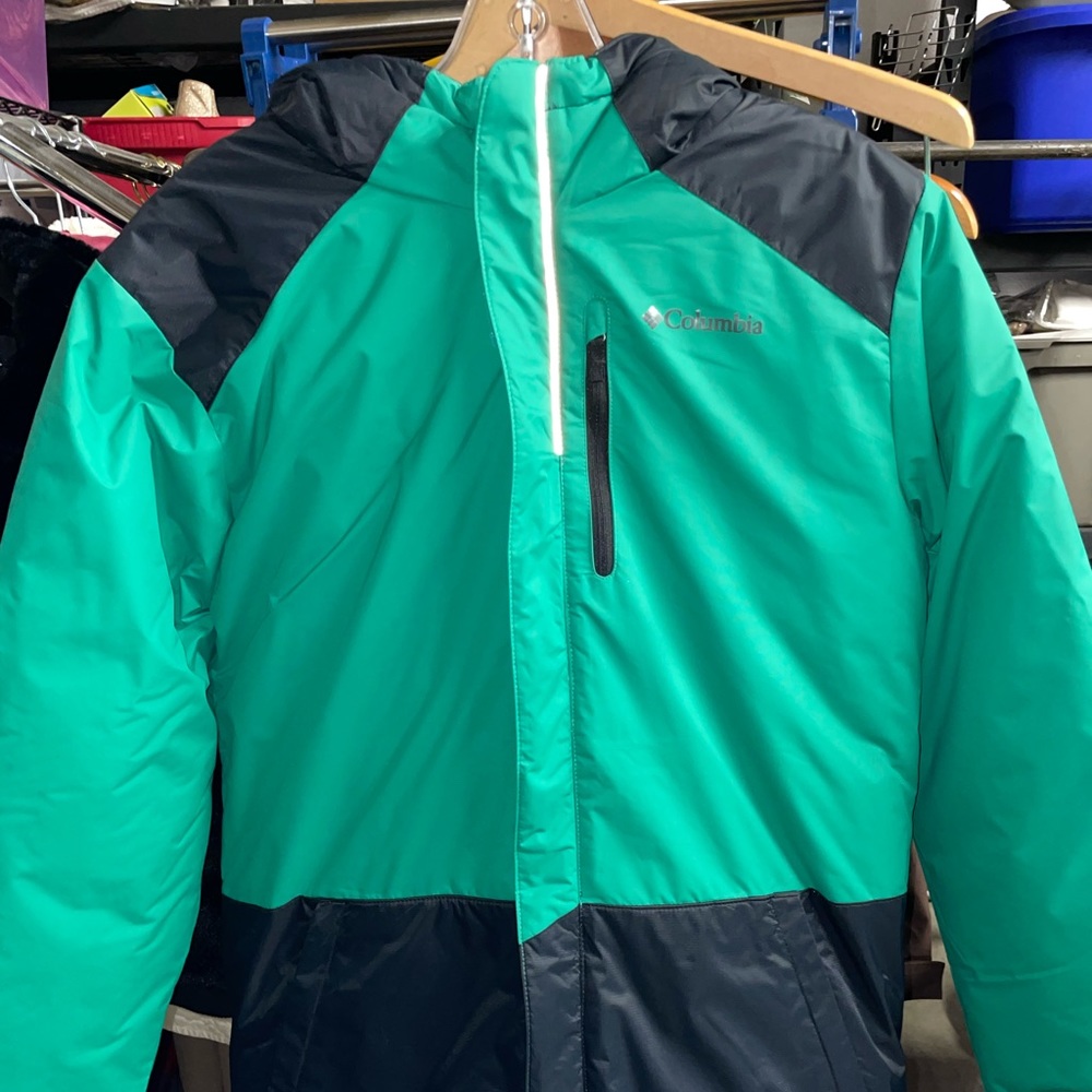 Columbia Youth Snow Jacket Brand new condition LARGE. Green and black.